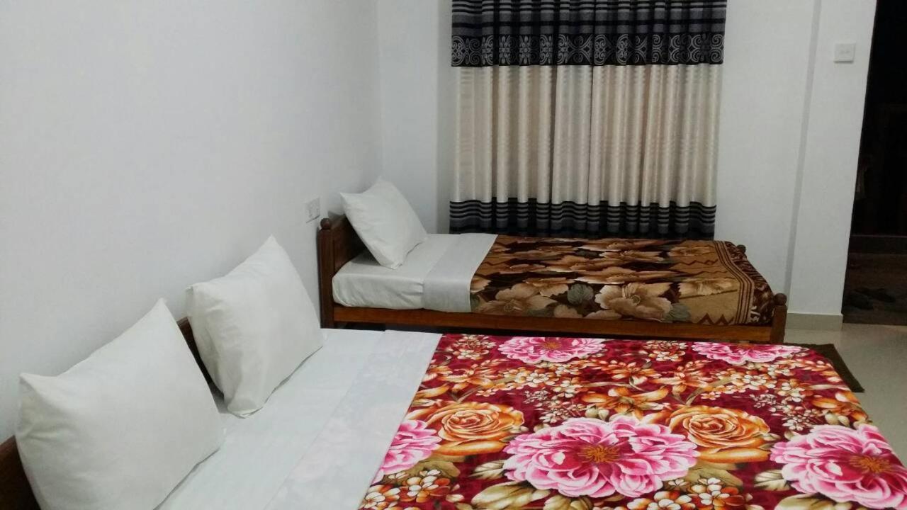 Tea Breeze Motel Nallathanniya Kültér fotó